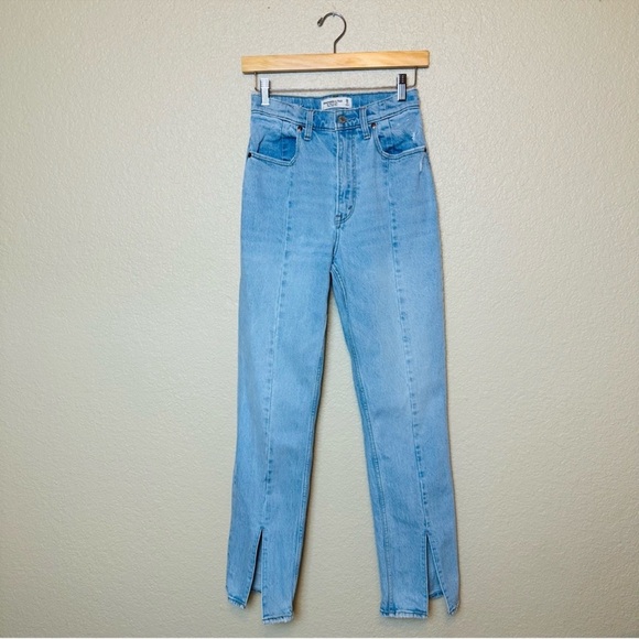 ABERCROMBIE & FITCH The 90's Straight Ultra High Rise Split Hem Curve Love Jeans - Picture 5 of 9
